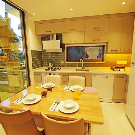 With A Private Heated Pool, Jacuzzi, Overlooking Spectacular Views Of The Sea וילה *