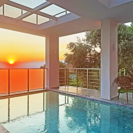 With A Private Heated Pool, Jacuzzi, Overlooking Spectacular Views Of The Sea וילה