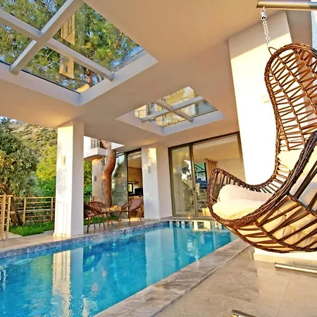 Villa With A Private Heated Pool, Jacuzzi, Overlooking Spectacular Views Of The Sea