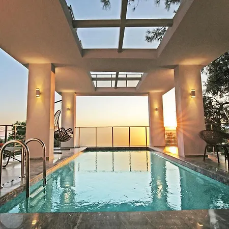 Villa With A Private Heated Pool, Jacuzzi, Overlooking Spectacular Views Of The Sea