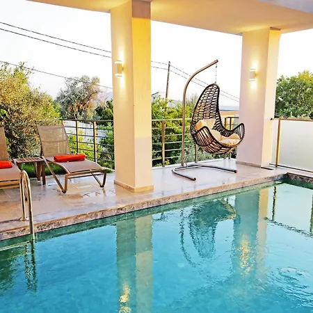 Villa With A Private Heated Pool, Jacuzzi, Overlooking Spectacular Views Of The Sea