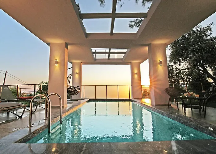 Villa With A Private Heated Pool, Jacuzzi, Overlooking Spectacular Views Of The Sea