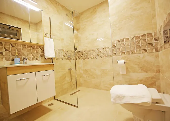 With A Private Heated Pool, Jacuzzi, Overlooking Spectacular Views Of The Sea *