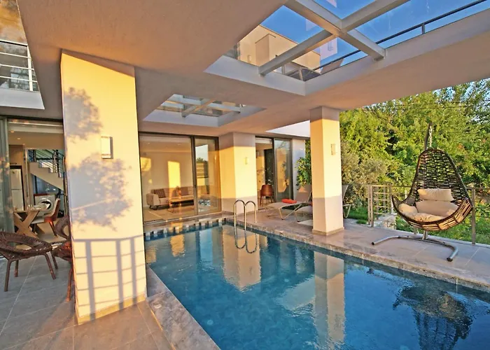 Вилла With A Private Heated Pool, Jacuzzi, Overlooking Spectacular Views Of The Sea *